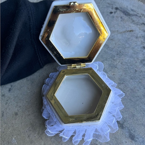 Vintage White Ceramic Greenbrier International Trinket Box - Picture 2 of 4